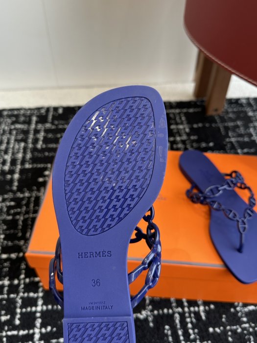 Шльопанці жіночі фото 9