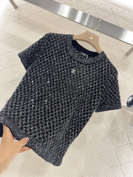 T-shirt women's фото 6