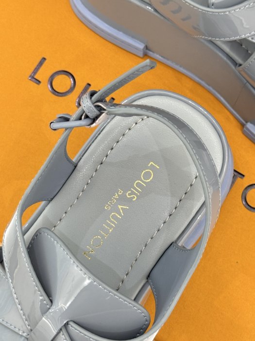 Сандалии женские фото 8