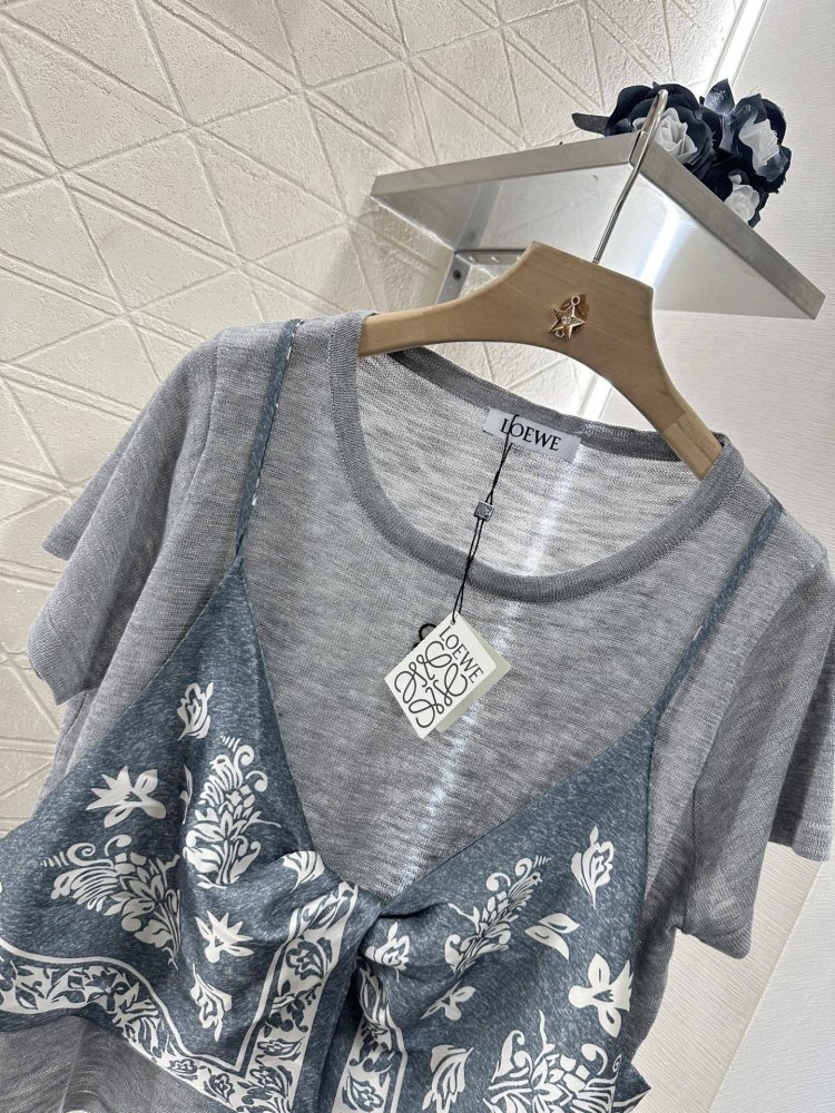 T-shirt women's фото 3