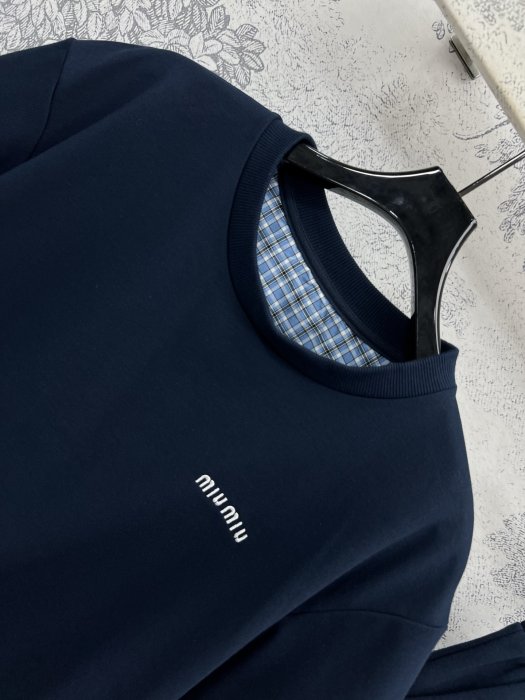 Costume female фото 2