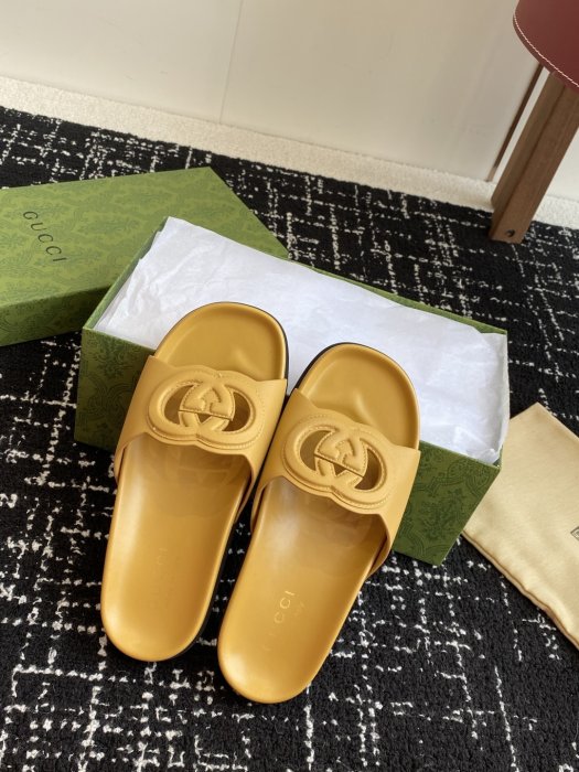 Шлепанцы фото 4