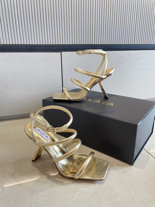 Босоножки фото 2