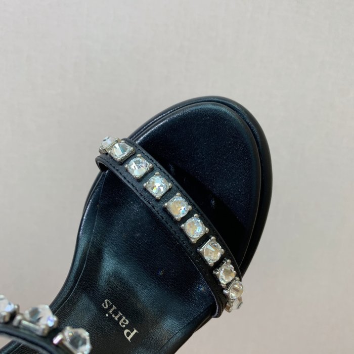 Босоножки фото 7