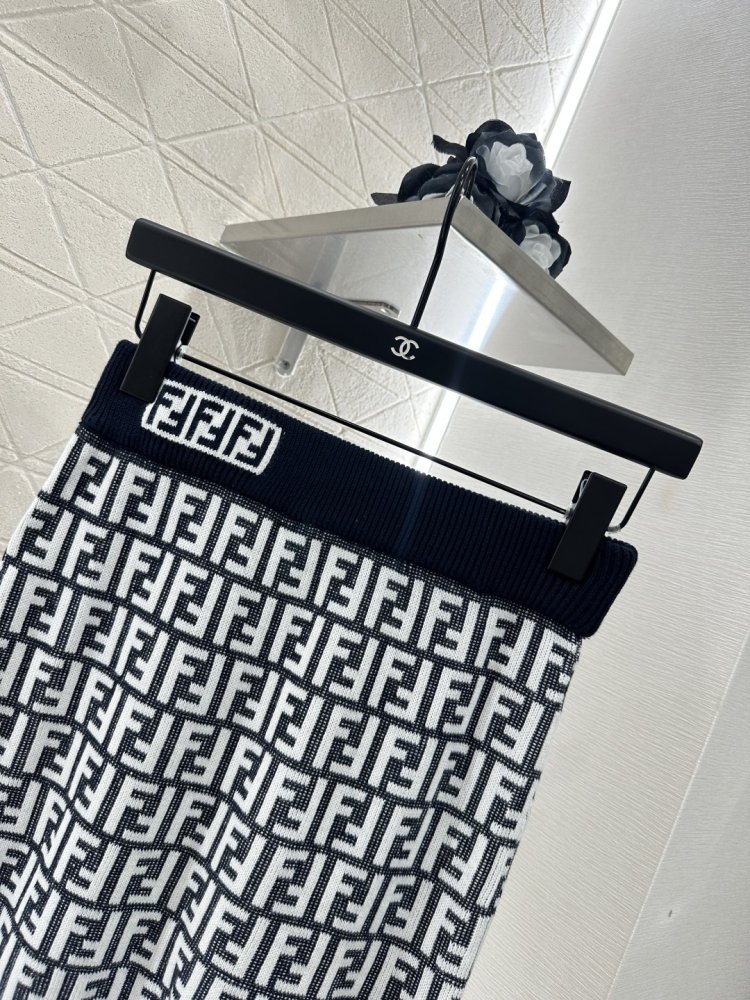 T-shirt women's фото 9