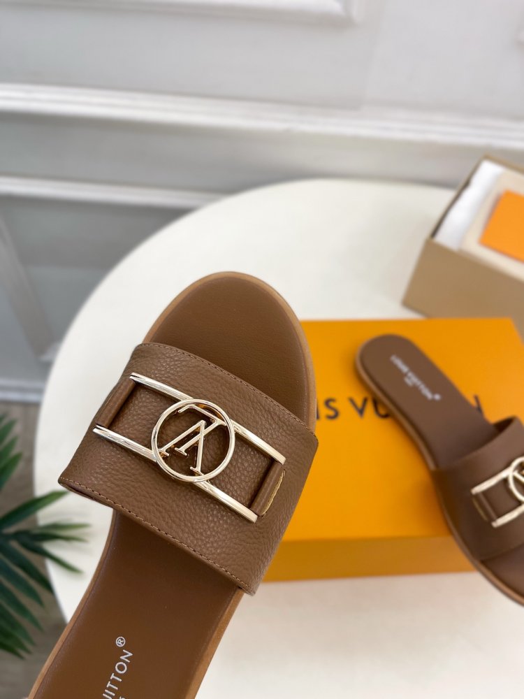 Шлепанцы женские фото 6