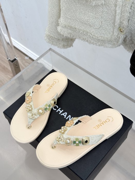 Шлепанцы фото 2