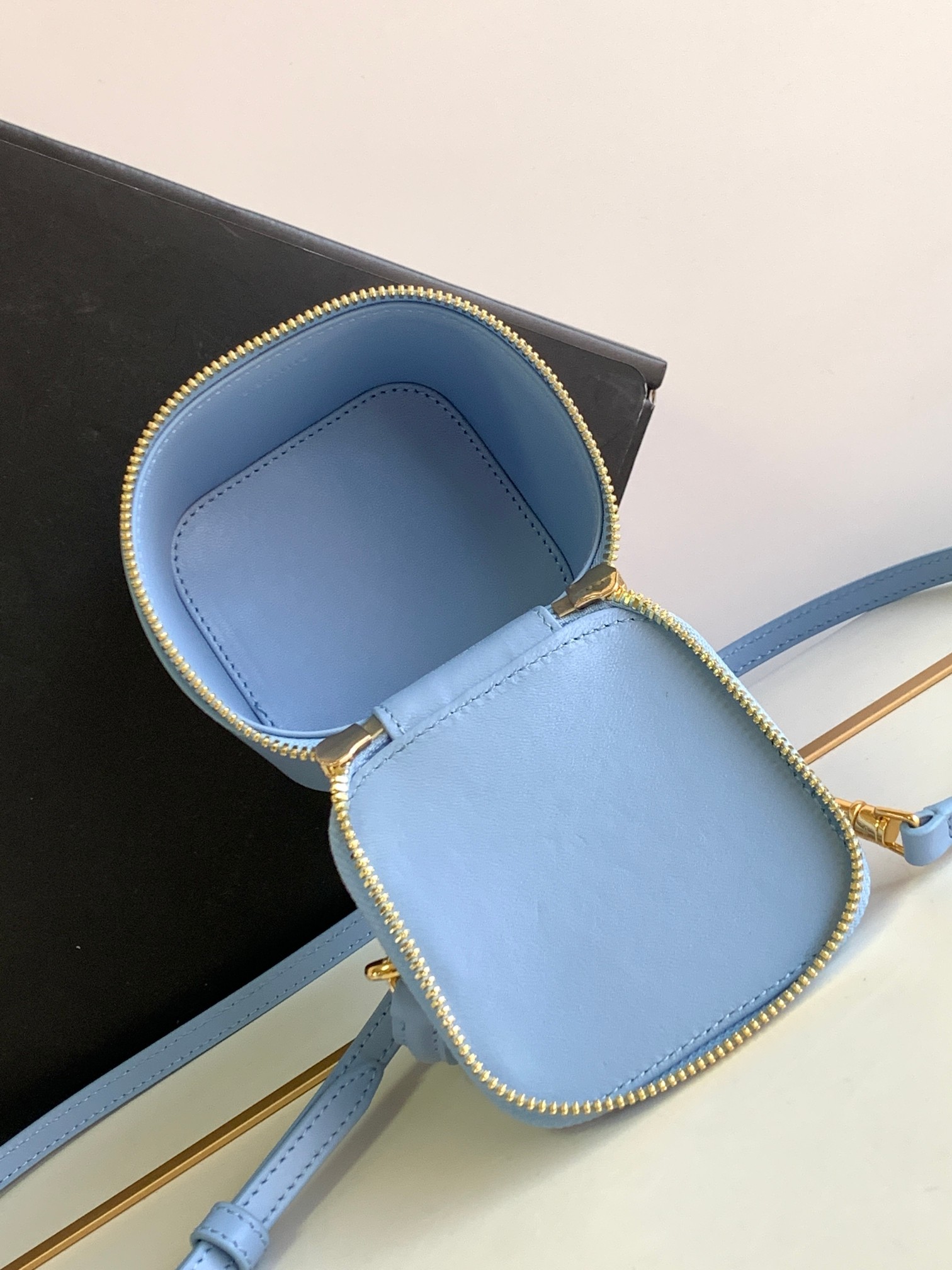 Сумка жіноча MINI VANITY CASE CUIR TRIOMPHE фото 8