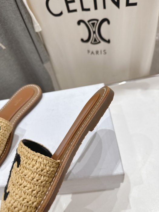 Шлепанцы женские фото 8