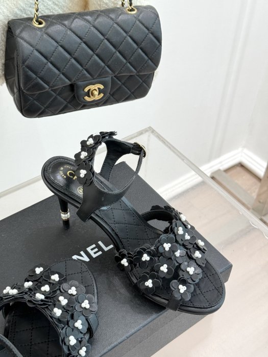 Босоножки фото 5