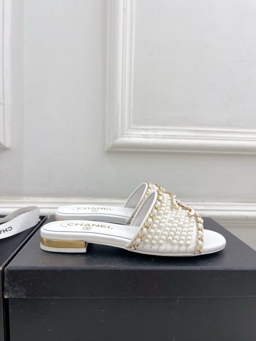 Шлепанцы женские фото 5