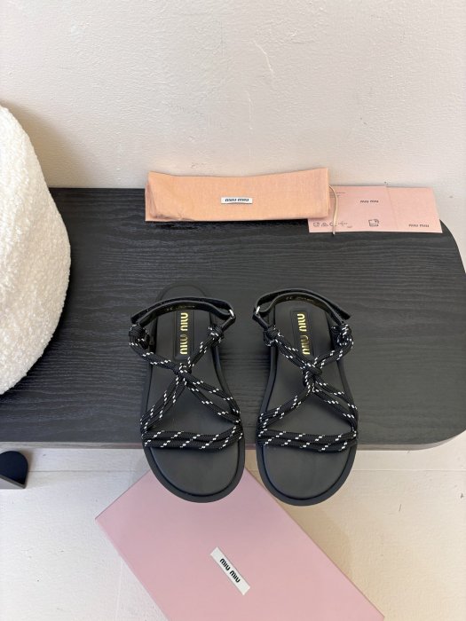 Сандалии женские