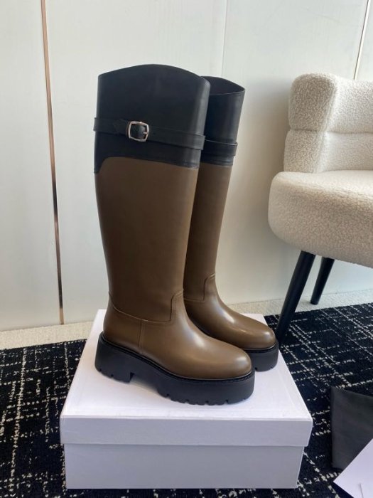 Boots women's