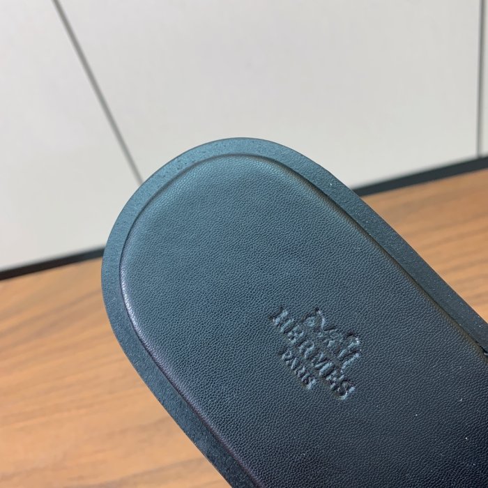 Шлепанцы женские фото 8