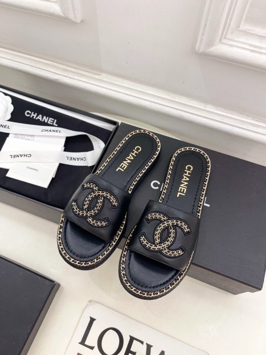 Шлепанцы женские фото 5