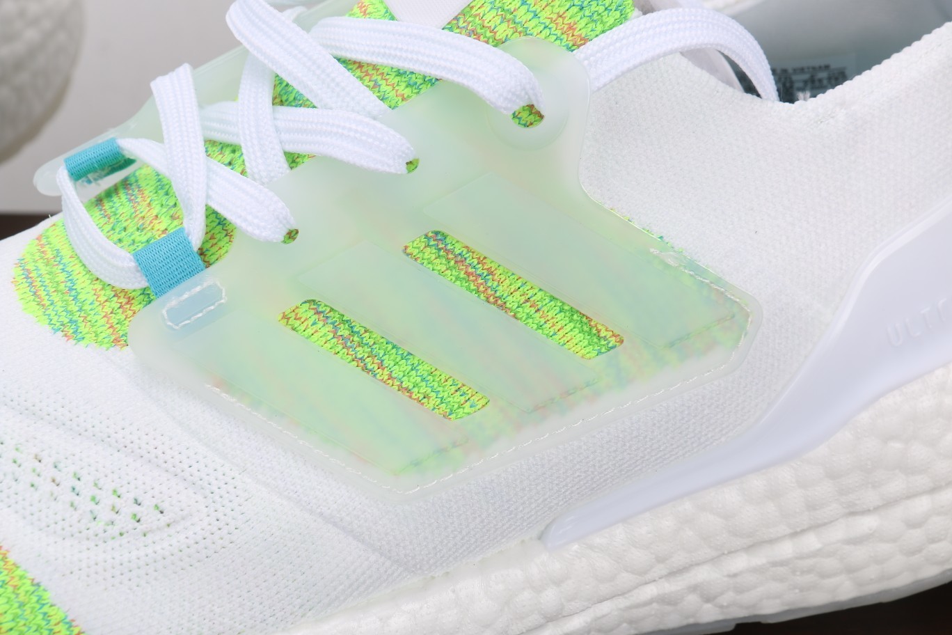 Sneakers Ultra Boost 22 White Bliss Blue Solar Green GX5913 фото 7