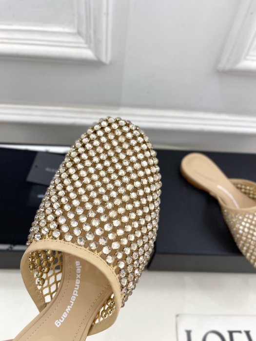 Шлепанцы женские фото 6