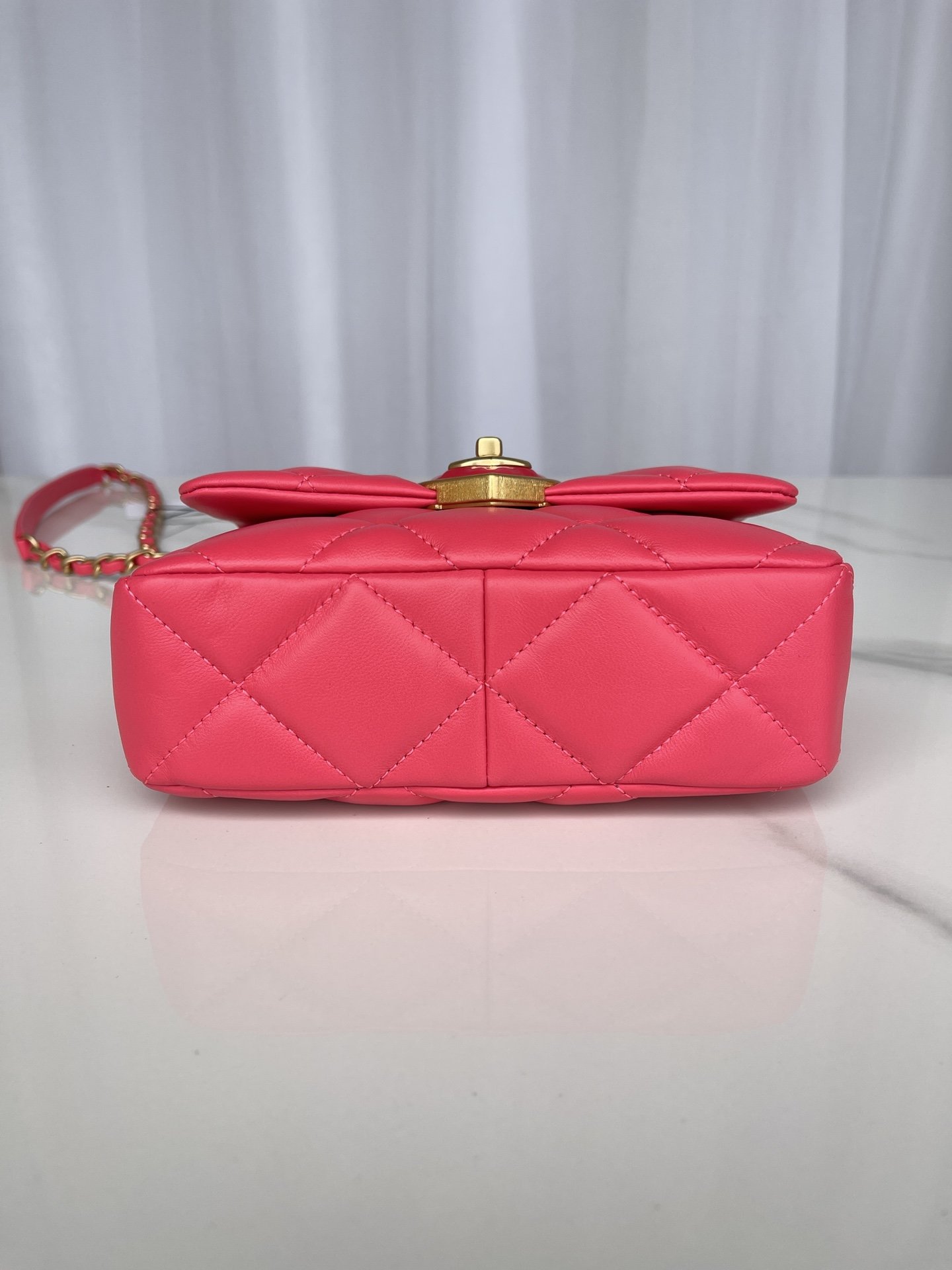 A bag Mini Flap Bag AS3979 18 cm, red фото 4