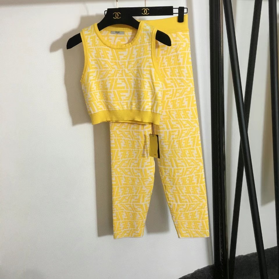 Costume female, Spring-summer (top and pants)
