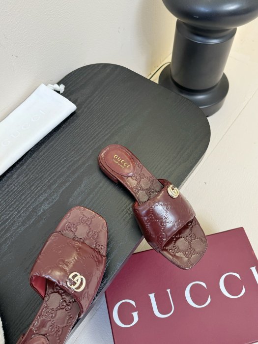 Шлепанцы фото 4