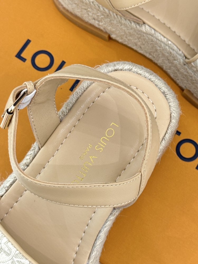 Босоніжки фото 8