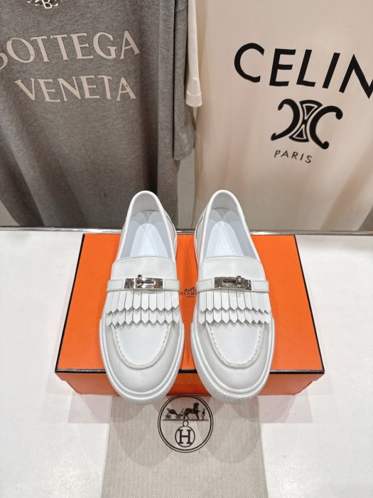 Лоферы женские