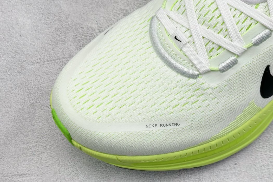 Кроссовки Nike Air Zoom Vomero 18 - размер 44 фото 3