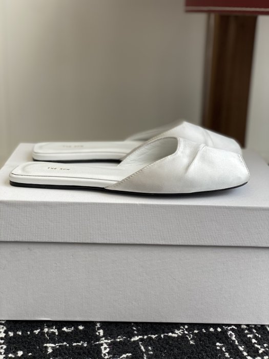 Шлепанцы женские фото 2