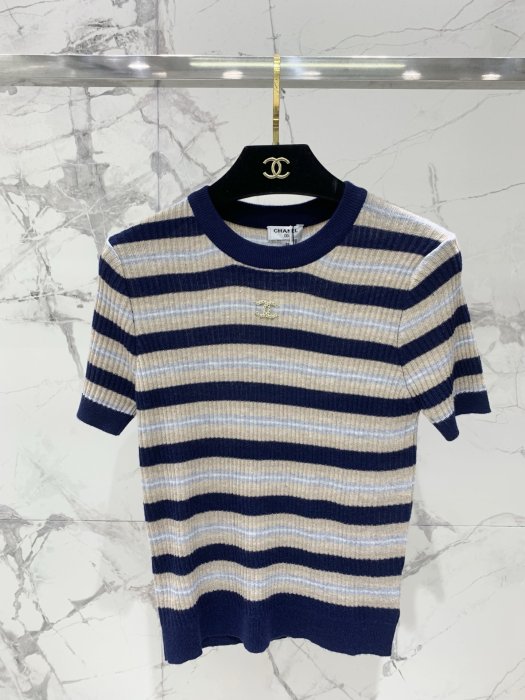 Футболка жіноча