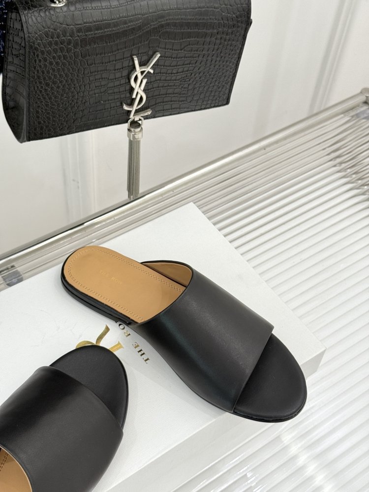 Шльопанці жіночі фото 5