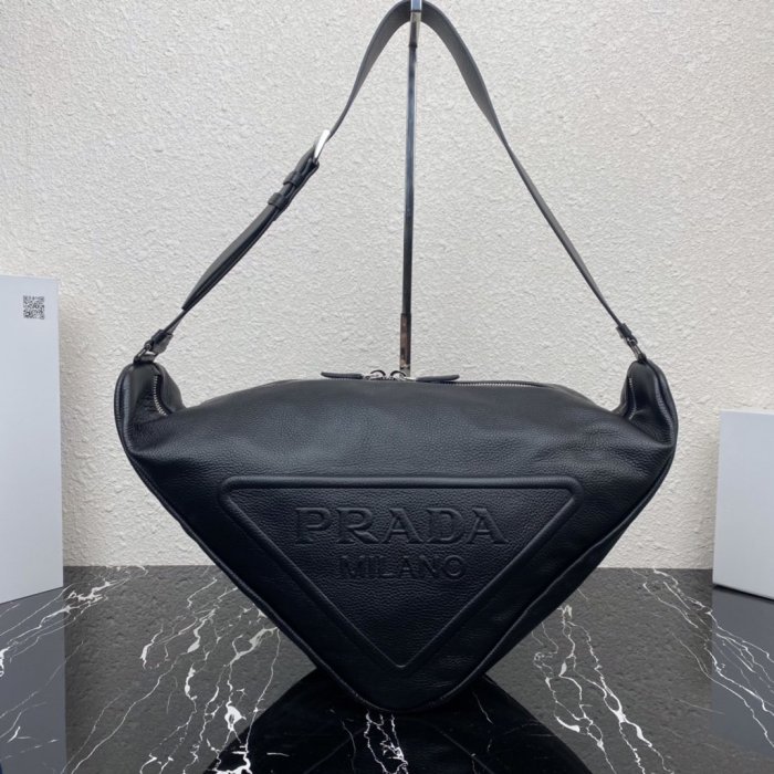 Leather triangular a bag 60 cm