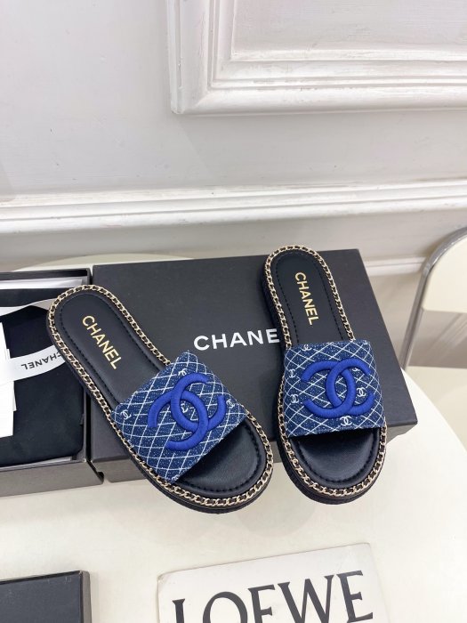 Шлепанцы женские фото 4