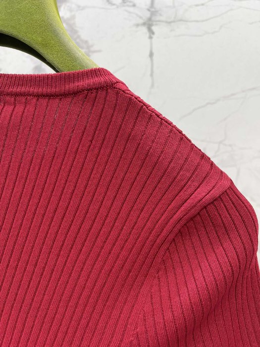 T-shirt women's фото 8