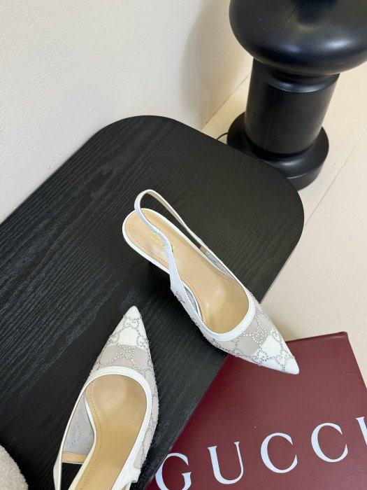 Босоножки фото 4