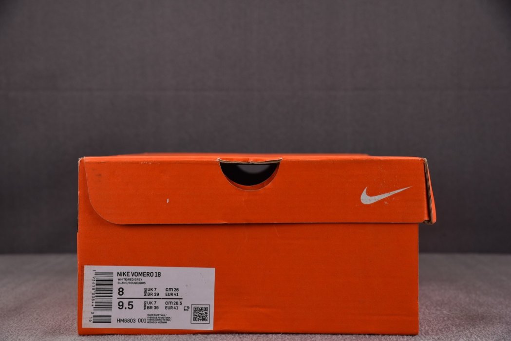 Кроссовки Vomero 18 Platinum Tint Siren Red Light Smoke Grey Metallic фото 6