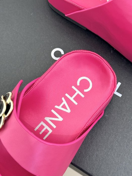 Шлепанцы фото 8