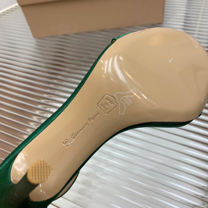 Босоножки фото 9