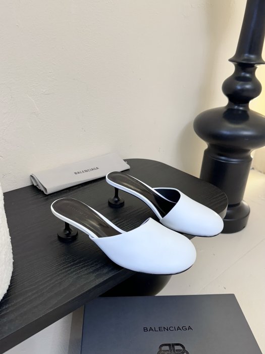 Шлепанцы женские фото 2