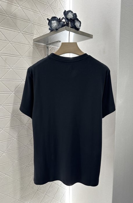 T-shirt women's фото 2