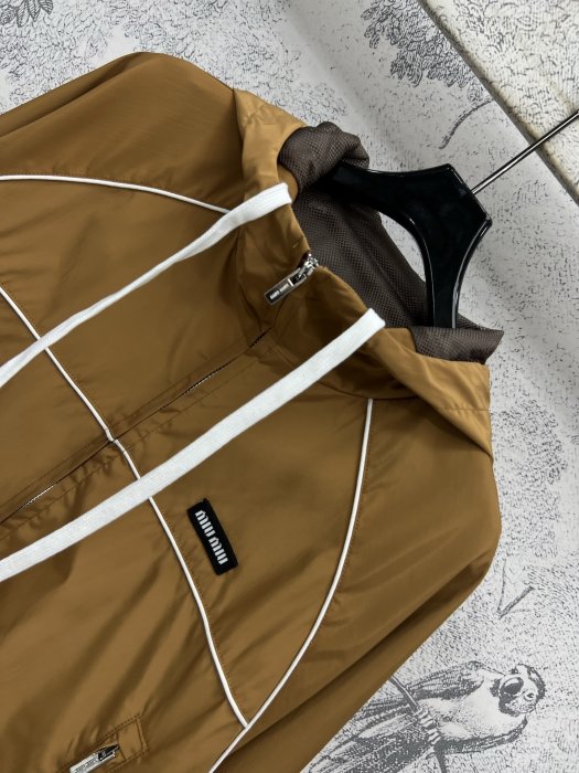 Куртка жіноча фото 2