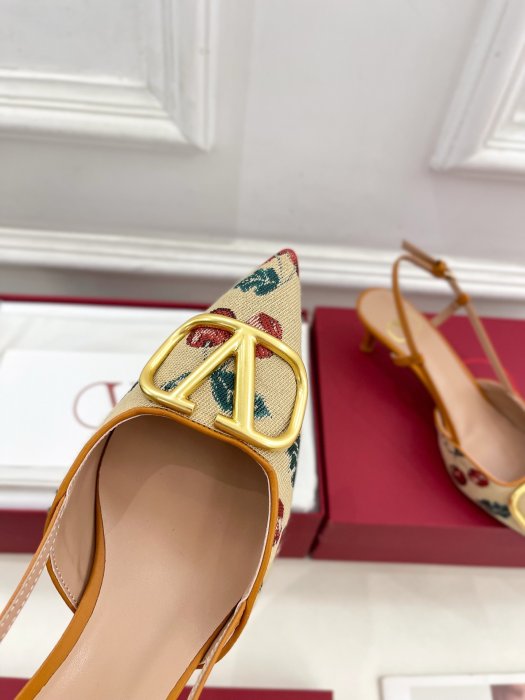 Босоножки фото 7