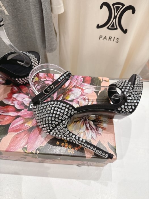 Босоножки фото 8