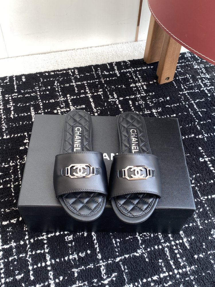 Шлепанцы женские