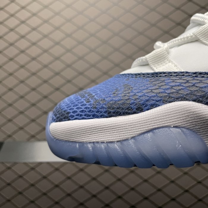 Кроссовки Air Jordan 11 Low SE фото 6