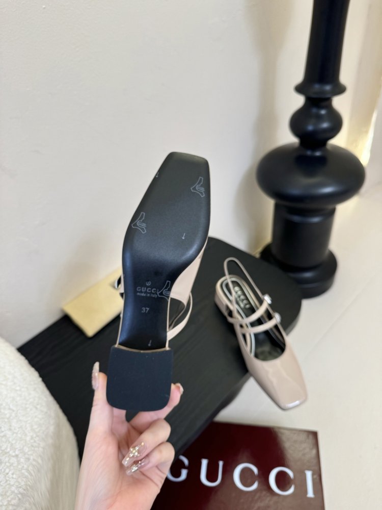 Босоніжки фото 9