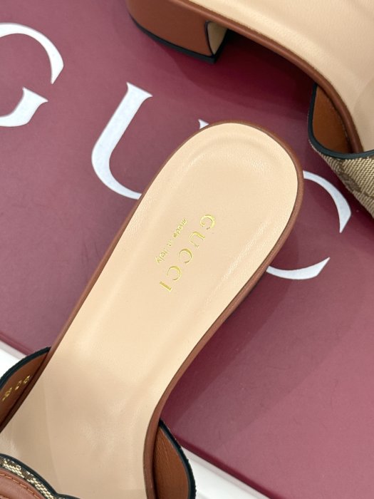 Босоножки фото 8