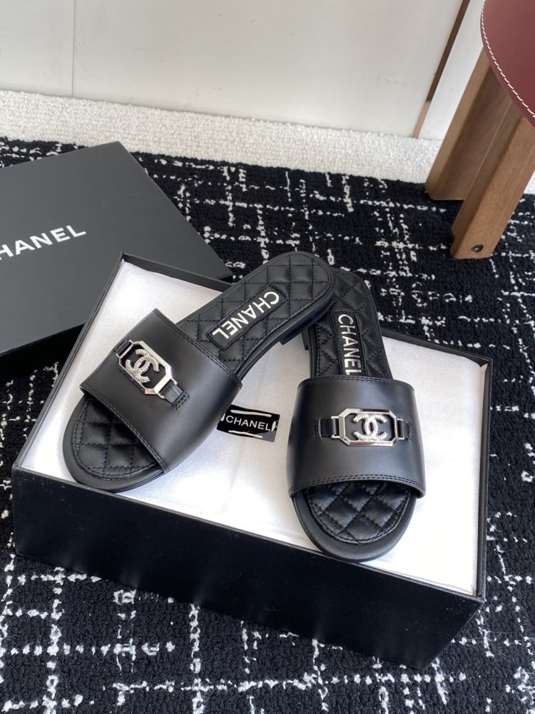 Шлепанцы женские фото 5