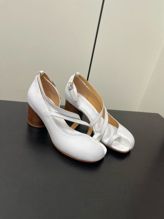 Shoes women's from bifurcated the toe фото 2