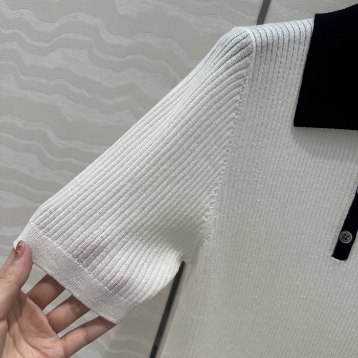 T-shirt women's фото 5