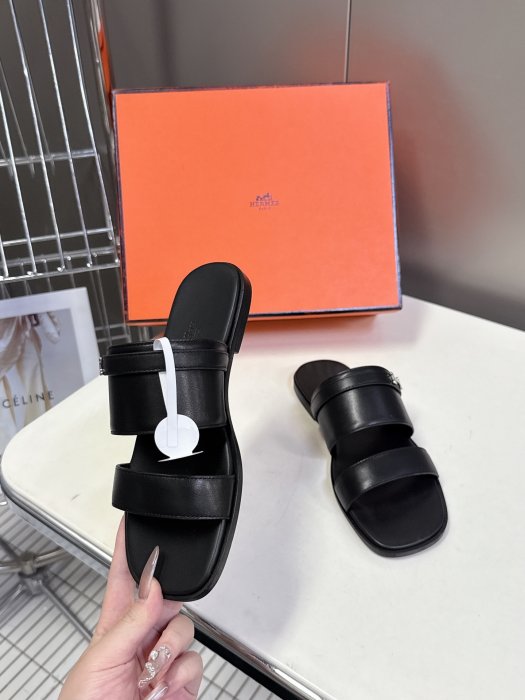 Шлепанцы фото 4